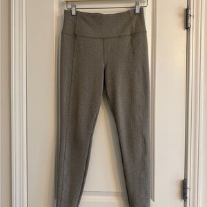 Athleta Delancey Herringbone Tights in Beige/Gray with Zippered Back Pockets